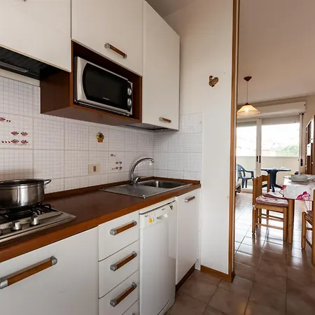Apartment Bright Just Steps From The